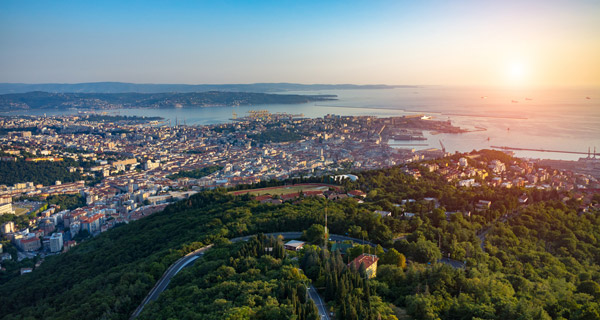 veduta trieste bfb porto trasporti marittimi